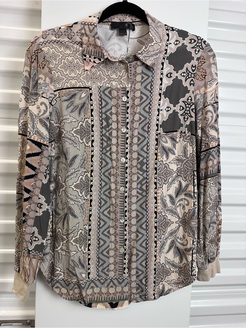 Renuar Neutral Paisley-Geo Button-Down Blouse in Beige, Gray, Black